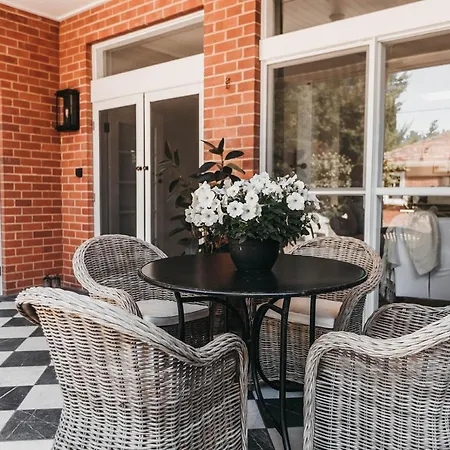 Mopsy'S On The Esplanade Apartment Wagga Wagga Exterior photo
